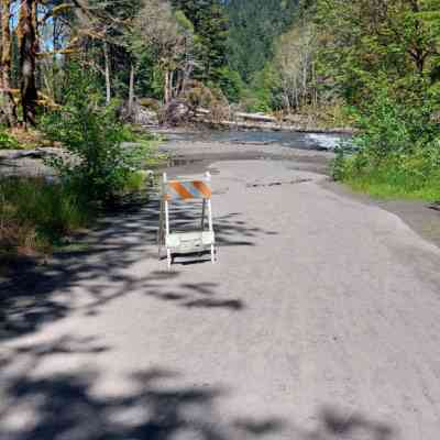 Photo de Rivière Elwha + camp rangers abandonné 