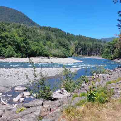 Photo de Rivière Elwha + camp rangers abandonné 