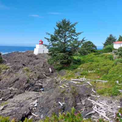 Photo de Phare + vue imprenable sur l'océan 