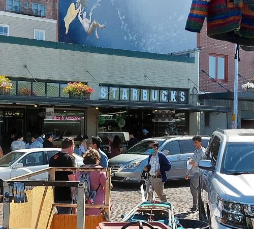 Photo de Premier Starbucks au monde 