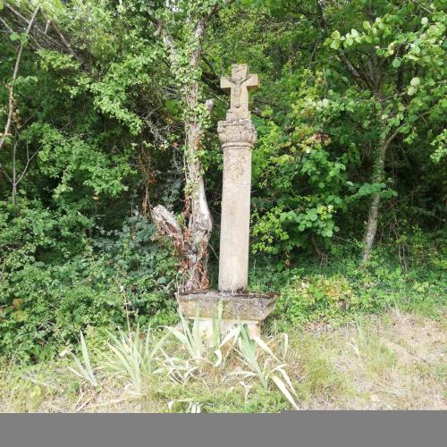 Photo de Calvaire à l'entrée du bois d'Entrange